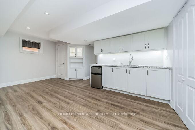 Photo 46 of 327 Pringle Avenue, Milton, Scott — HOMEH