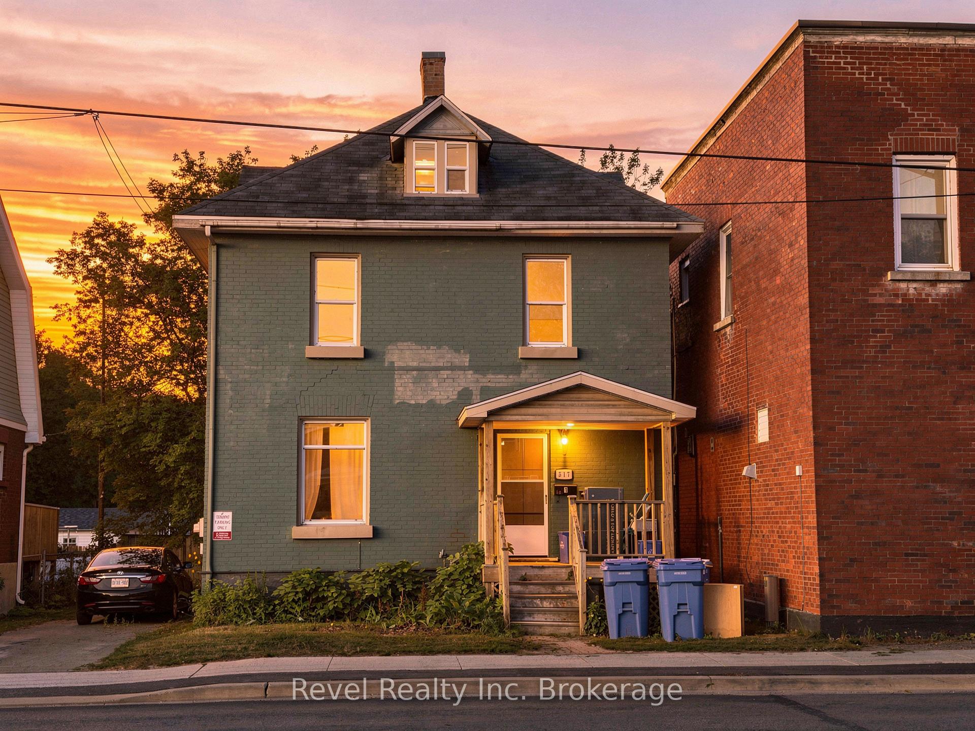Photo of 517 Fisher Street S