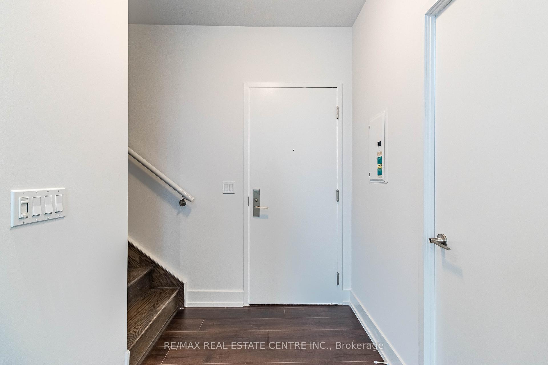 Photo 5 of 21 Nelson Street, Toronto, Waterfront Communities — HOMEH