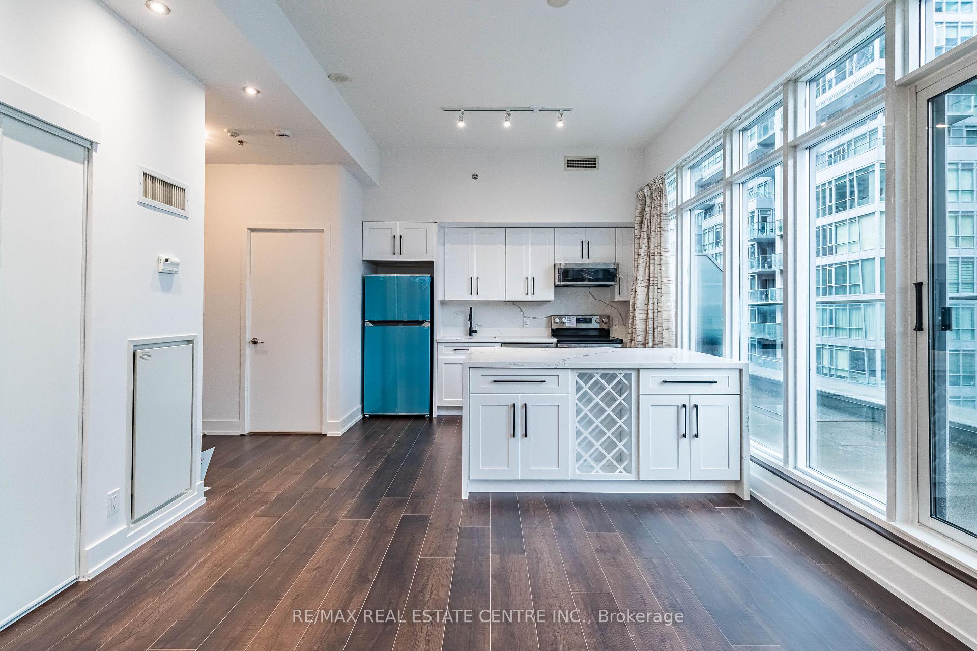 Photo 13 of 21 Nelson Street, Toronto, Waterfront Communities — HOMEH