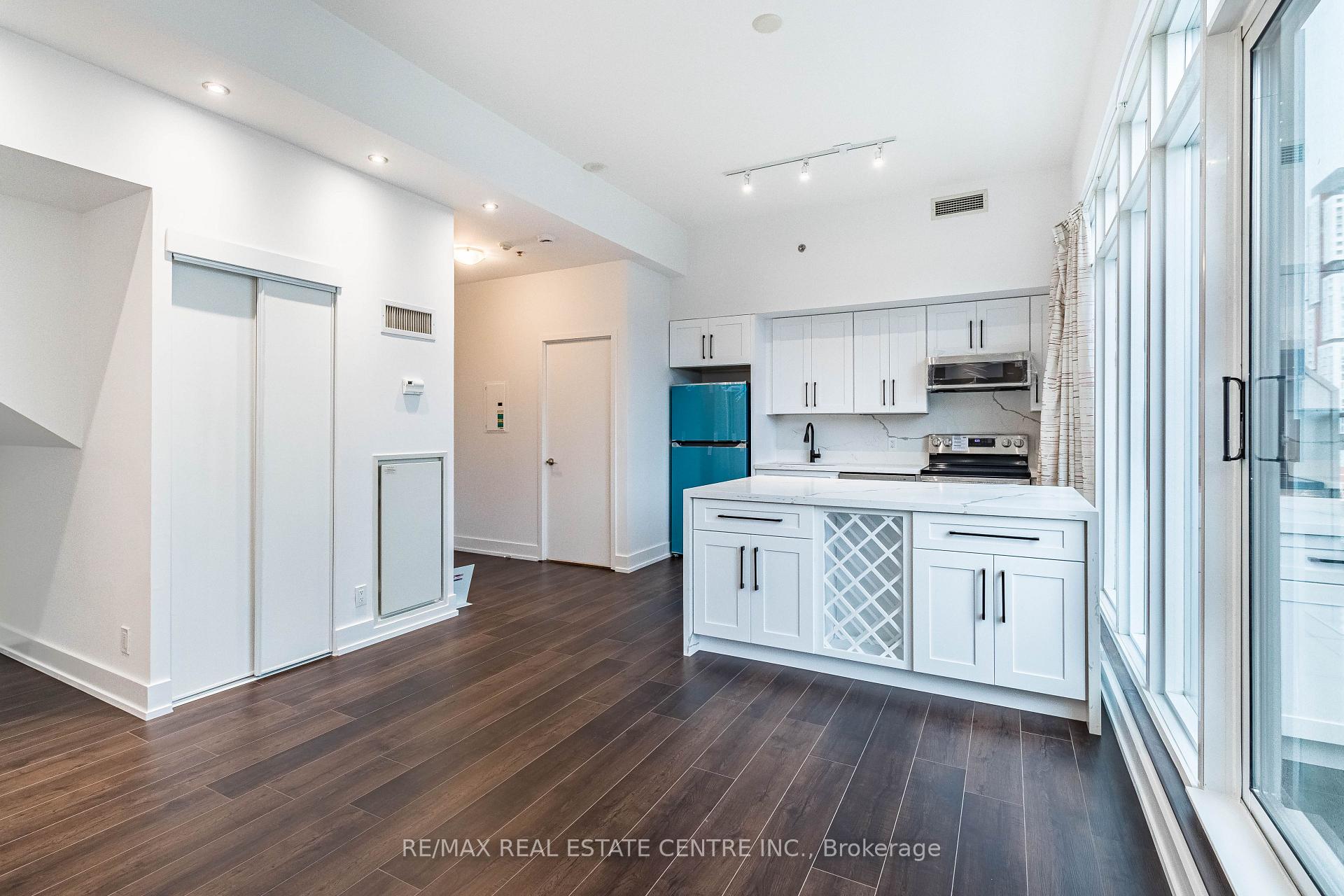 Photo 15 of 21 Nelson Street, Toronto, Waterfront Communities — HOMEH