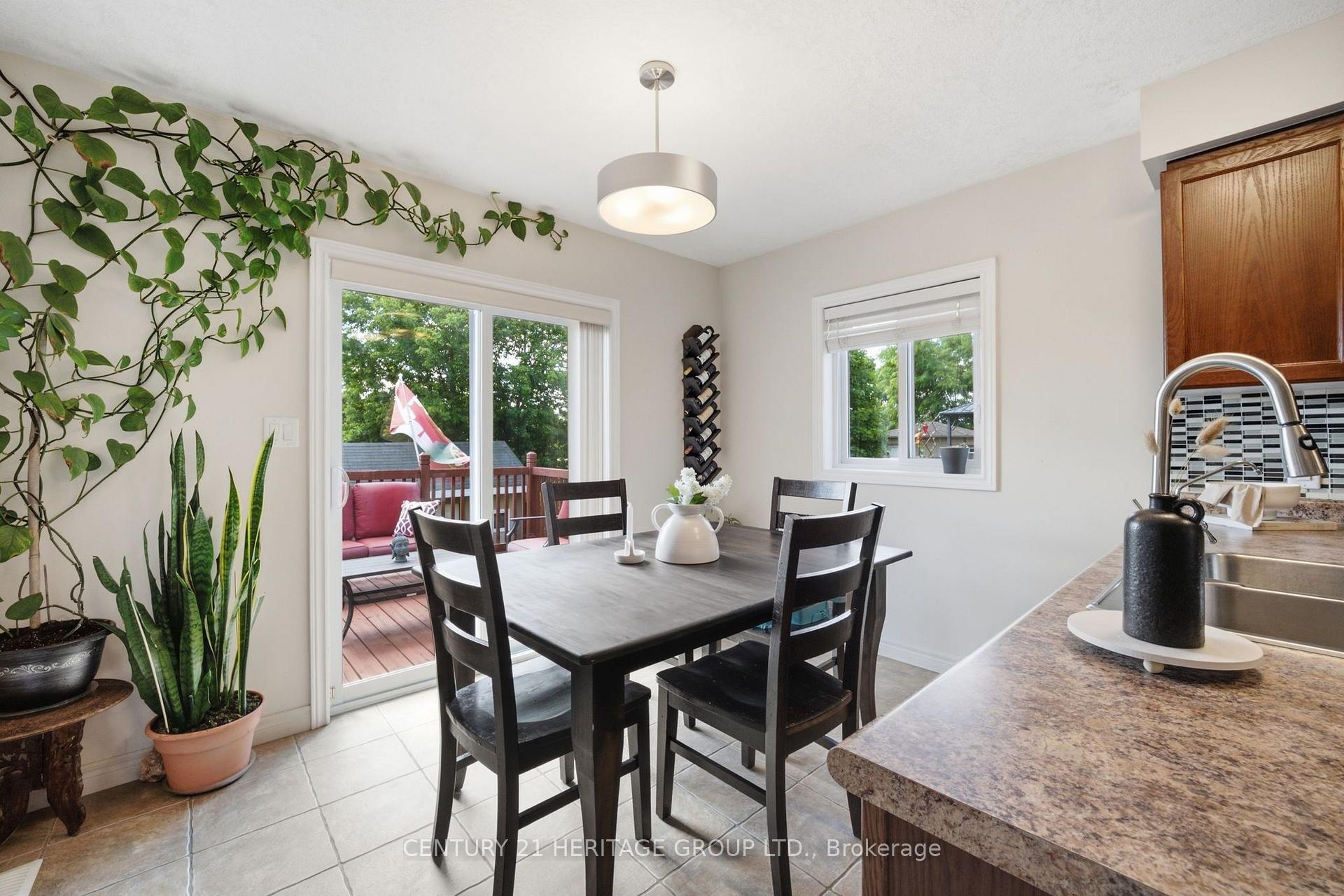 Photo 10 of 120 Yates Avenue, Cambridge, Little's Corners — HOMEH