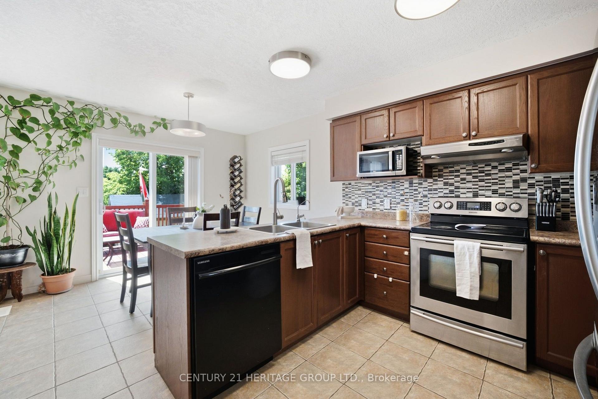Photo 12 of 120 Yates Avenue, Cambridge, Little's Corners — HOMEH