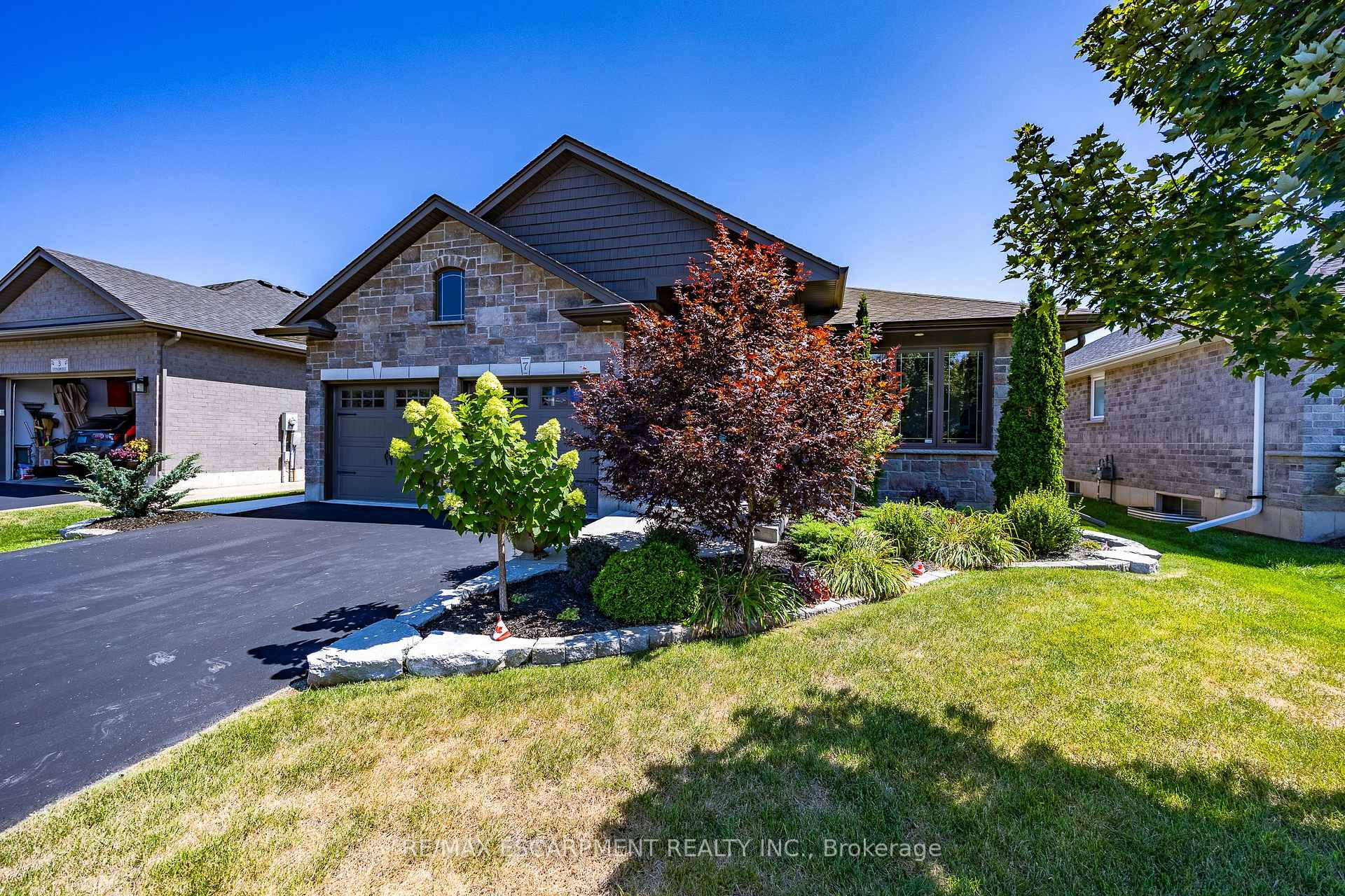 Photo 2 of 7 Stonebridge Place, Norfolk, Simcoe — HOMEH