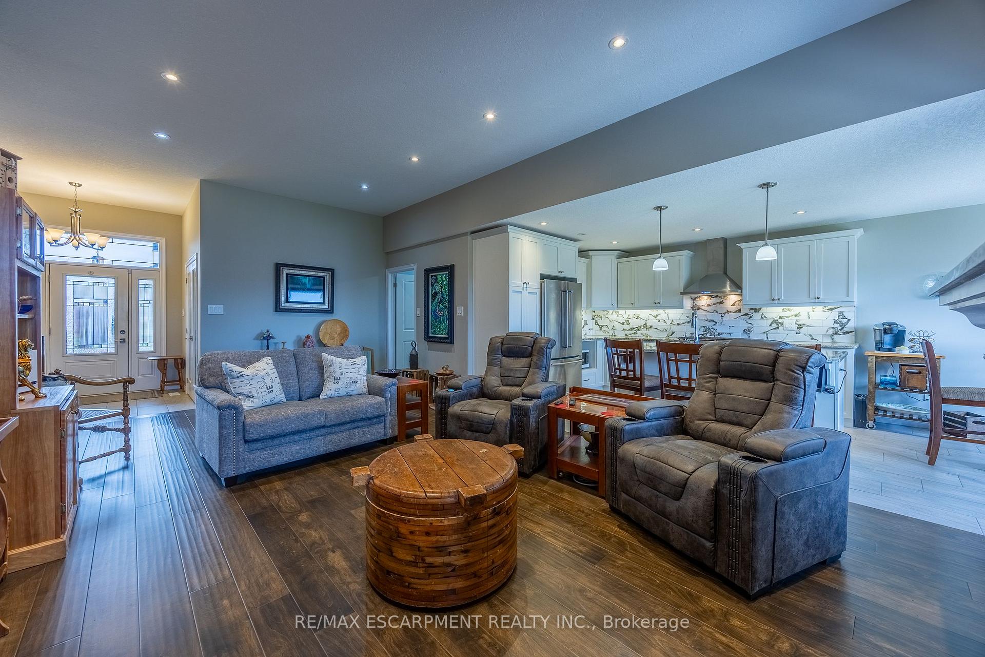 Photo 5 of 7 Stonebridge Place, Norfolk, Simcoe — HOMEH