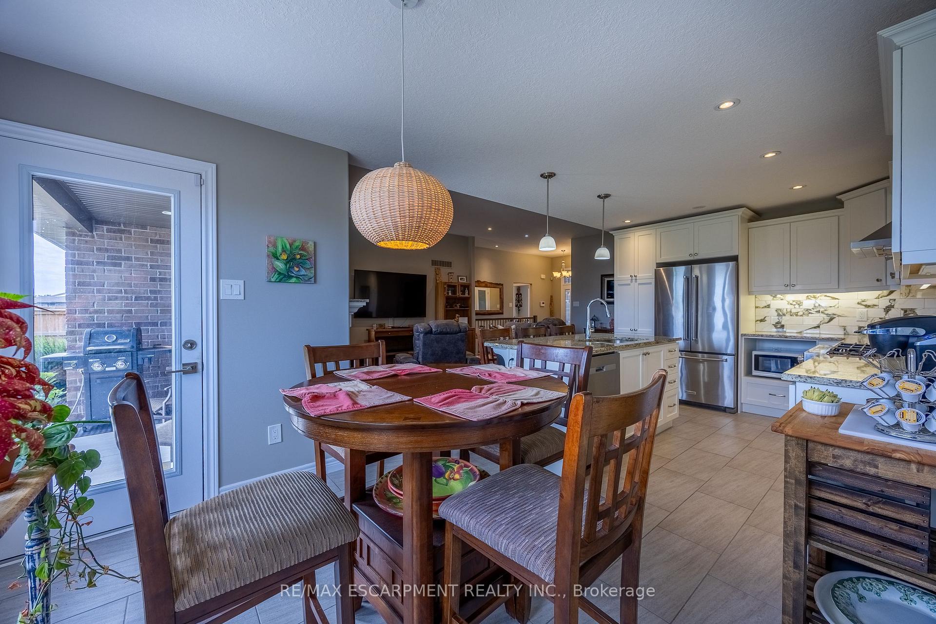Photo 12 of 7 Stonebridge Place, Norfolk, Simcoe — HOMEH