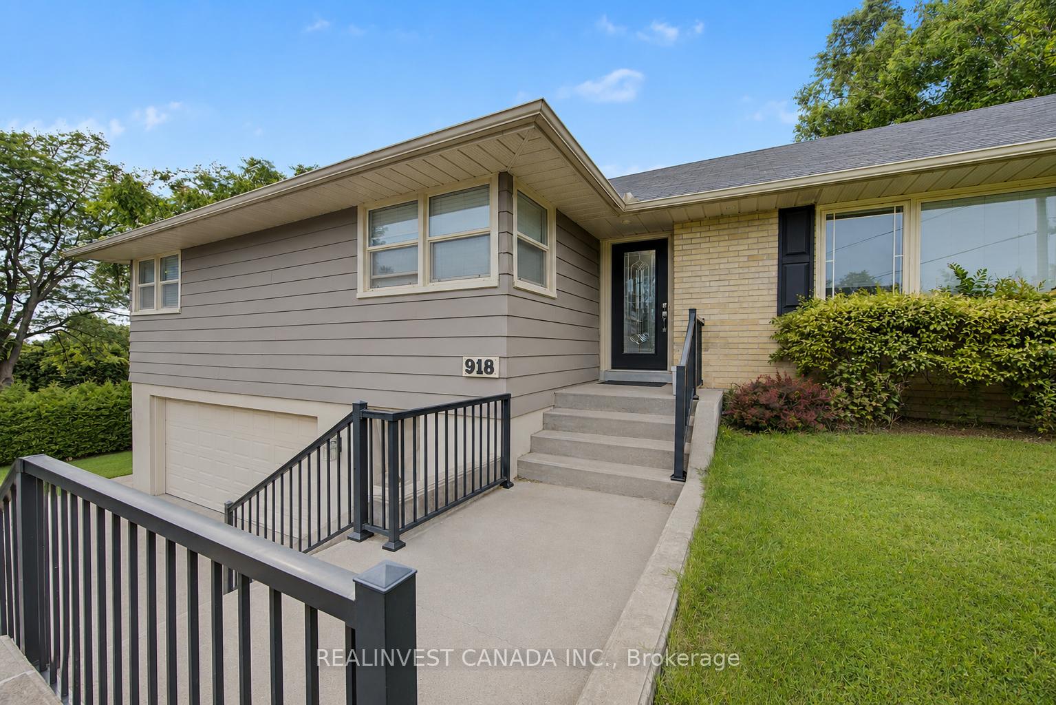 Photo 3 of 918 Pinecrest Road, Oshawa, Pinecrest — HOMEH