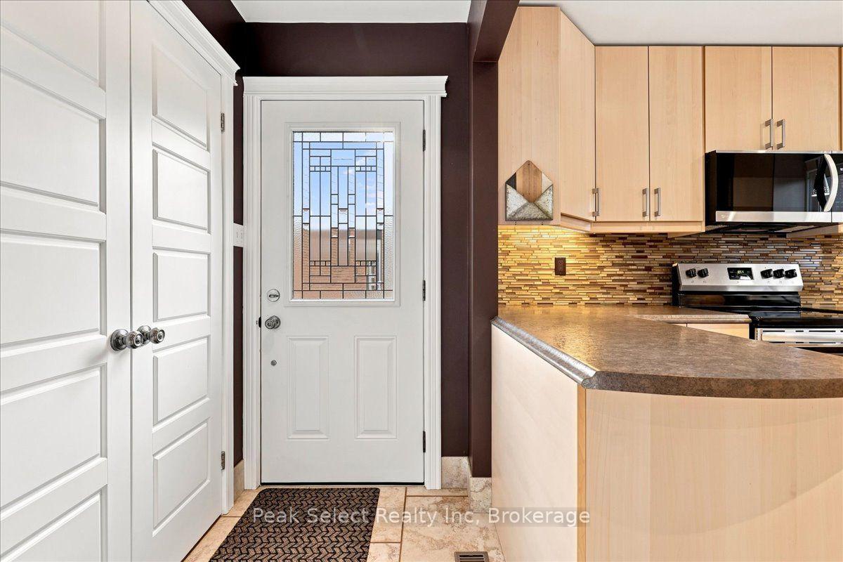 Photo 6 of 191 Maple Avenue, Stratford — HOMEH