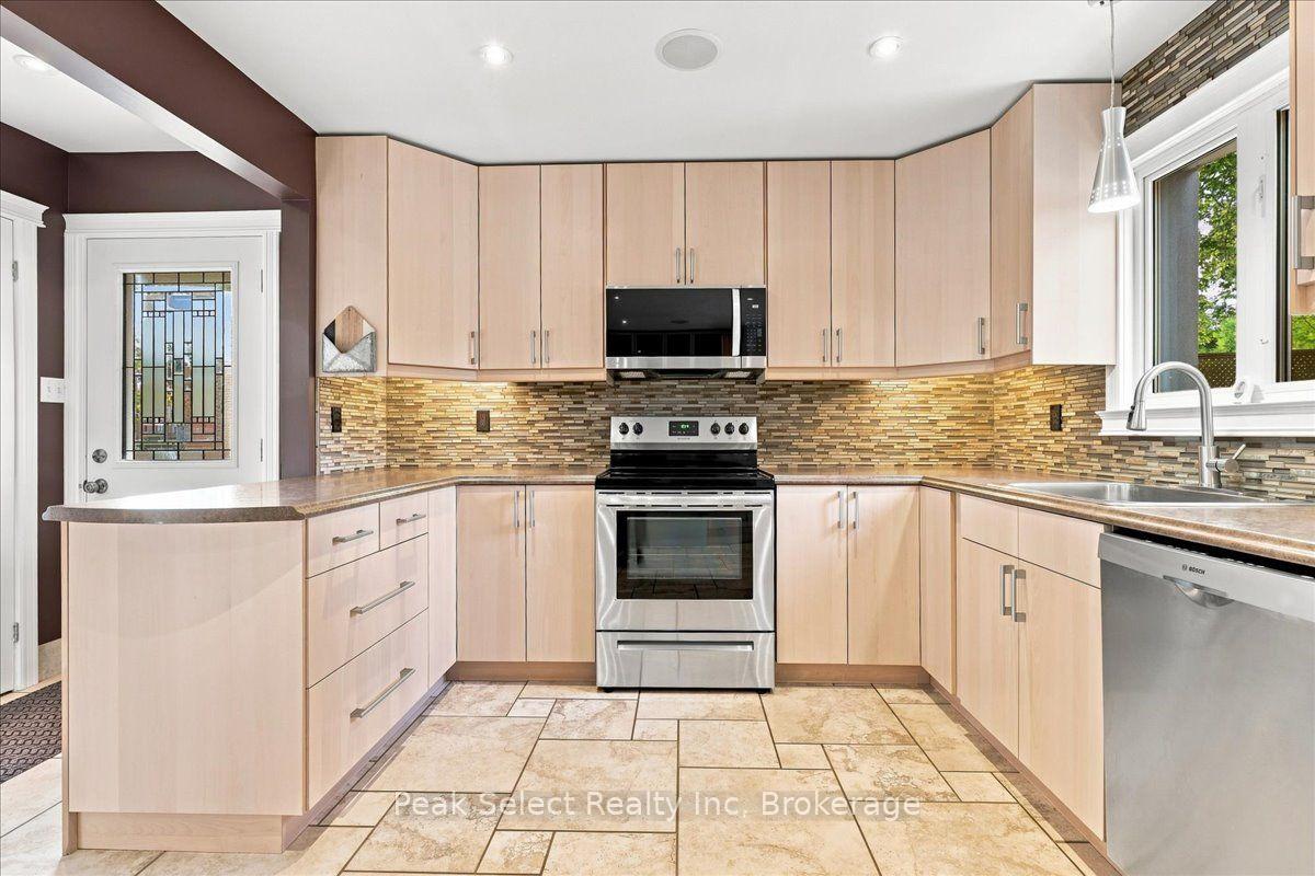 Photo 8 of 191 Maple Avenue, Stratford — HOMEH