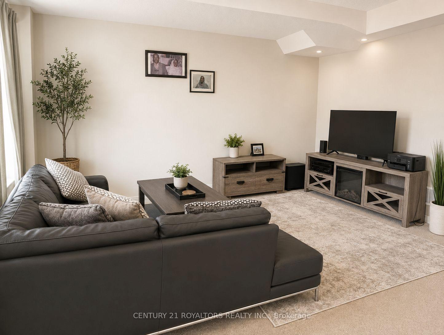 Photo 5 of Unit 30, 400 Newman Drive, Cambridge, Westview — HOMEH
