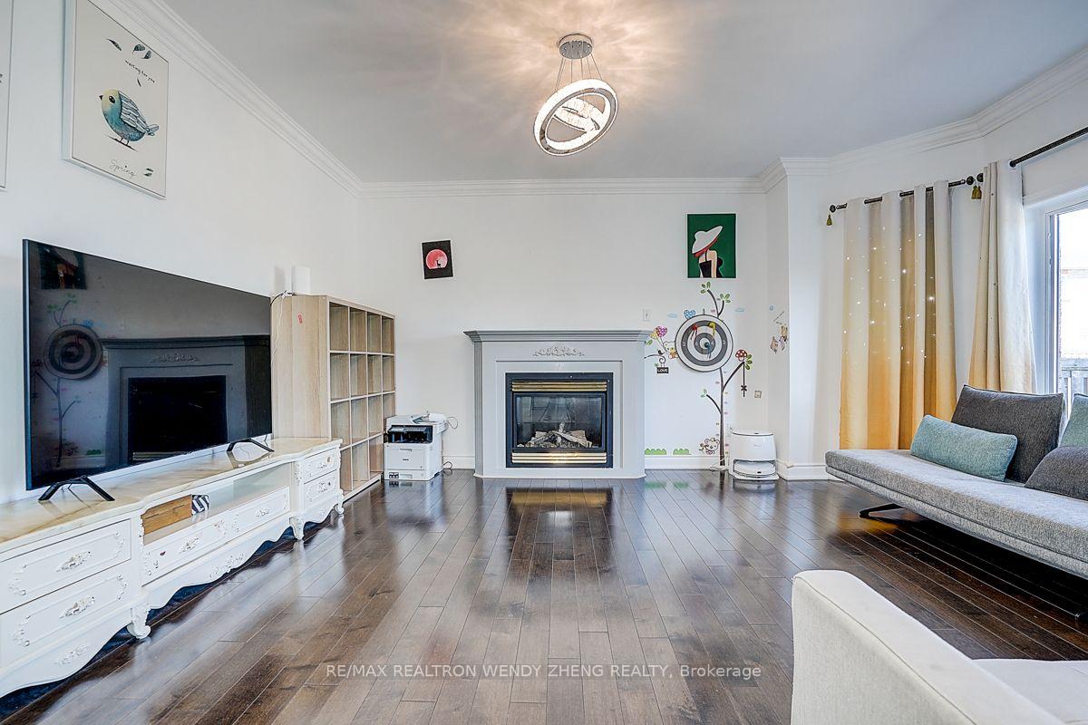 Photo 12 of Unit Main, 46 Clifton Court, Markham, Middlefield — HOMEH