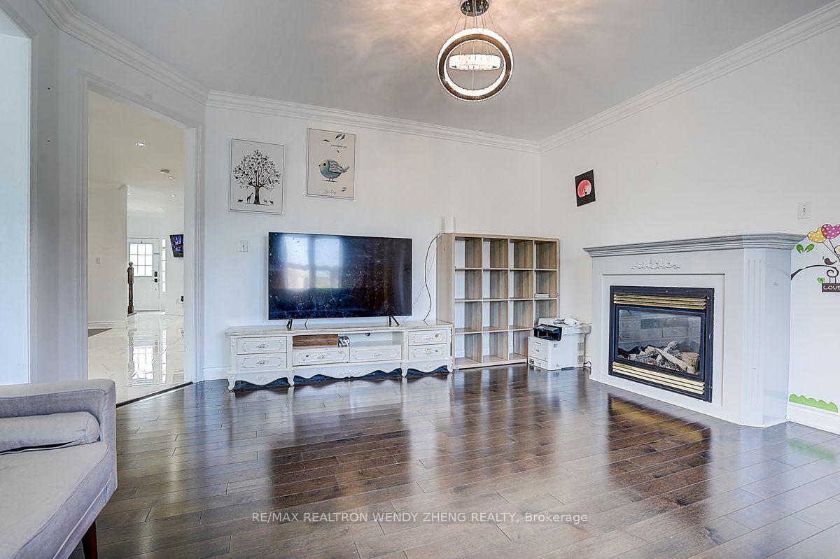 Photo 13 of Unit Main, 46 Clifton Court, Markham, Middlefield — HOMEH