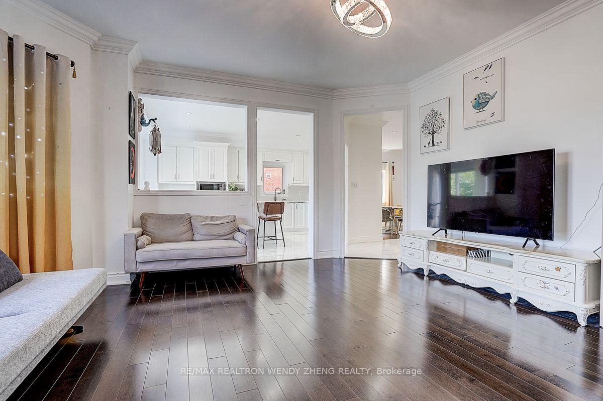 Photo 16 of Unit Main, 46 Clifton Court, Markham, Middlefield — HOMEH