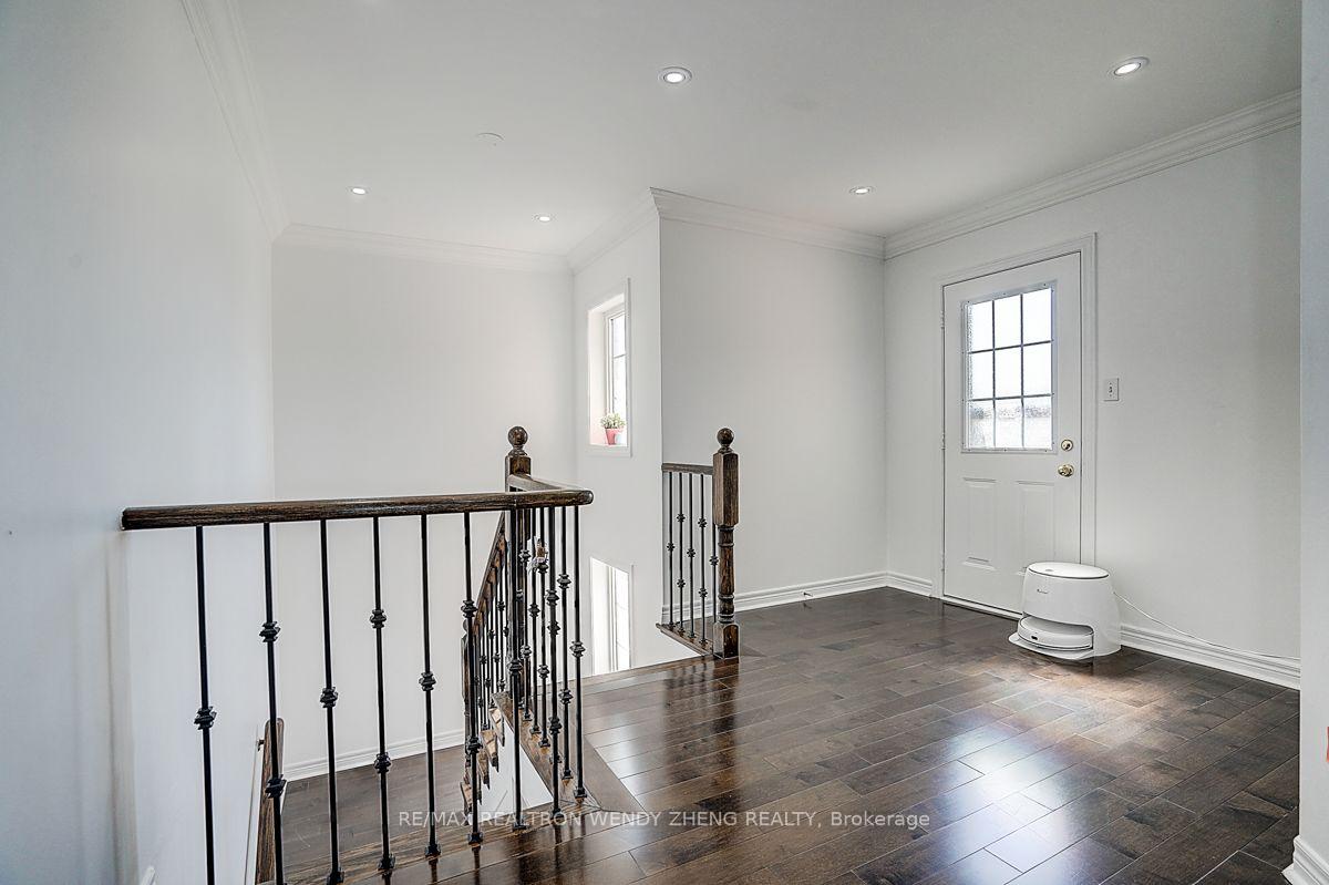 Photo 24 of Unit Main, 46 Clifton Court, Markham, Middlefield — HOMEH