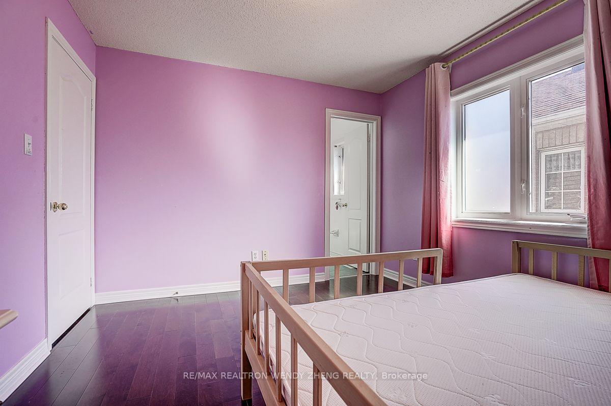 Photo 32 of Unit Main, 46 Clifton Court, Markham, Middlefield — HOMEH