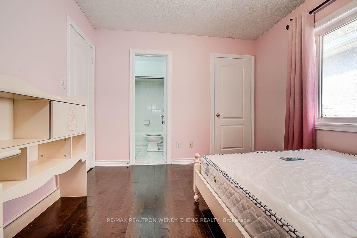 Photo 35 of Unit Main, 46 Clifton Court, Markham, Middlefield — HOMEH