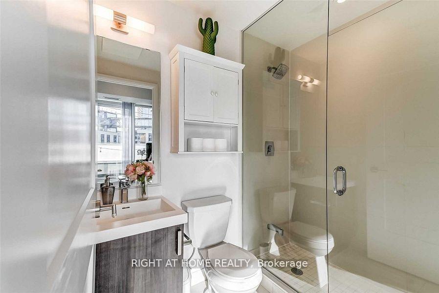 Photo 6 of Unit 213, 7895 Jane Street, Vaughan, Concord — HOMEH