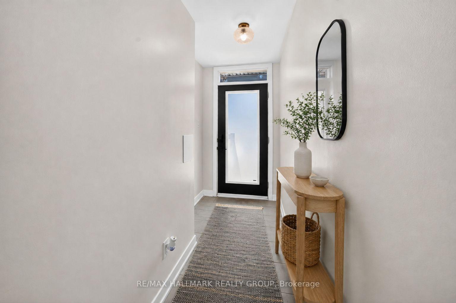 Photo 3 of 575 Takamose Private, Ottawa, CFB Rockcliffe and Area — HOMEH