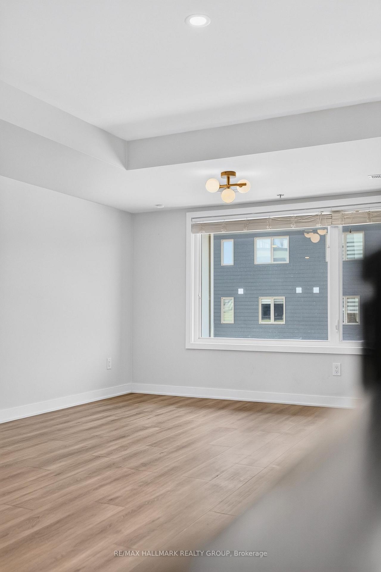 Photo 4 of 575 Takamose Private, Ottawa, CFB Rockcliffe and Area — HOMEH