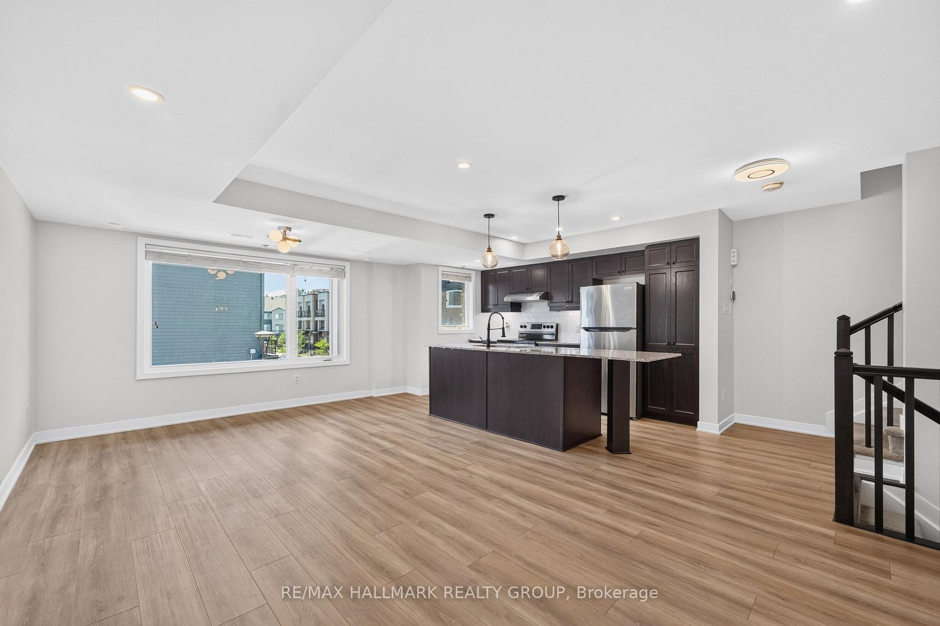 Photo 7 of 575 Takamose Private, Ottawa, CFB Rockcliffe and Area — HOMEH
