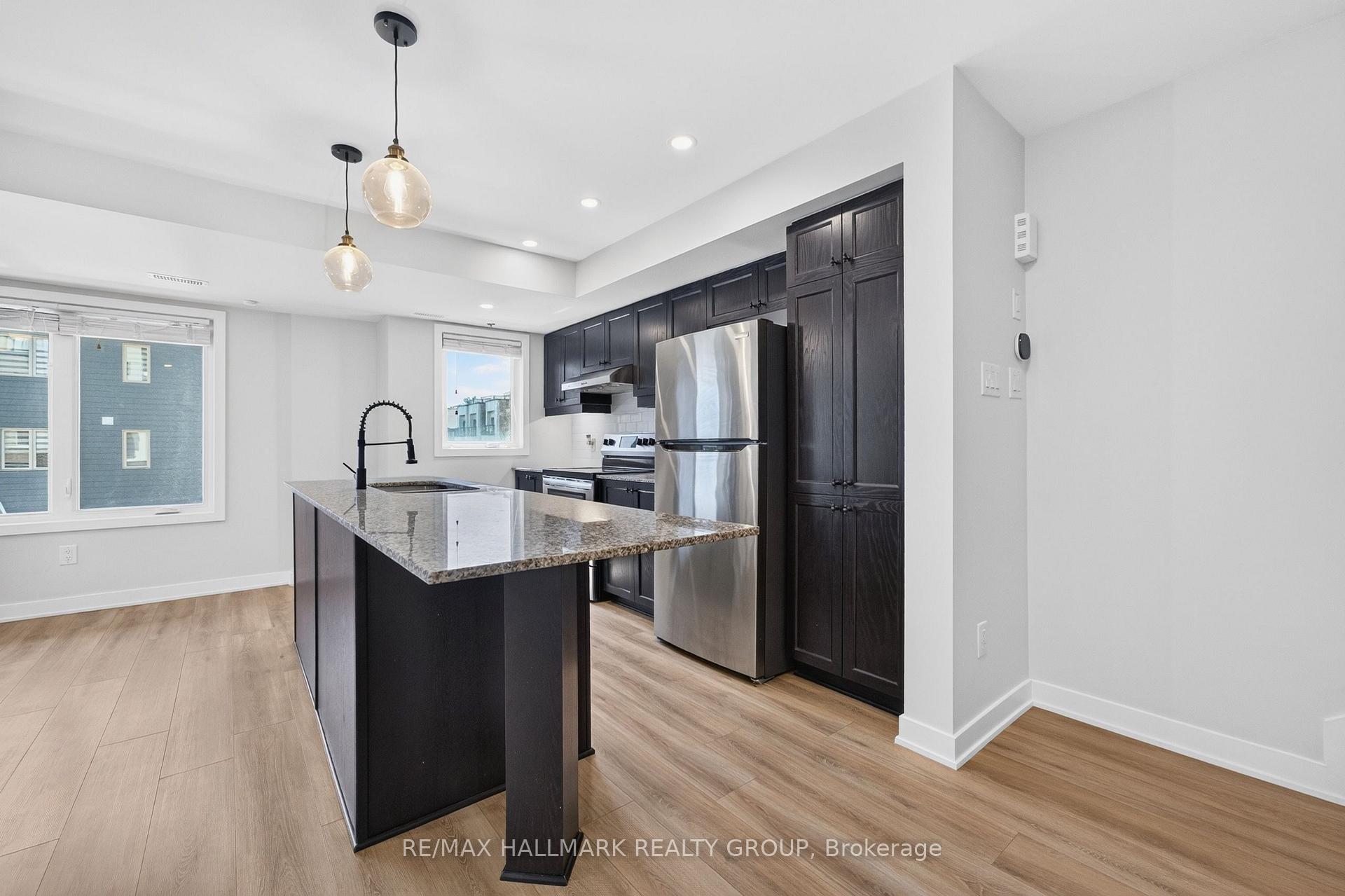 Photo 15 of 575 Takamose Private, Ottawa, CFB Rockcliffe and Area — HOMEH