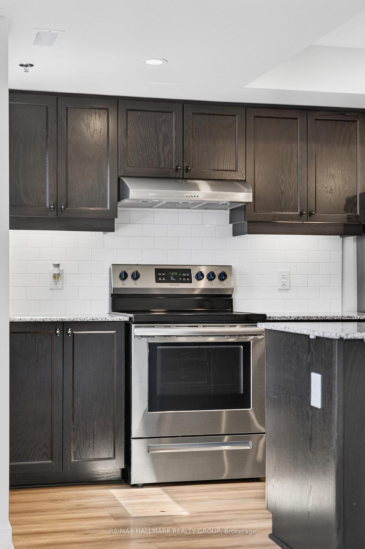 Photo 17 of 575 Takamose Private, Ottawa, CFB Rockcliffe and Area — HOMEH