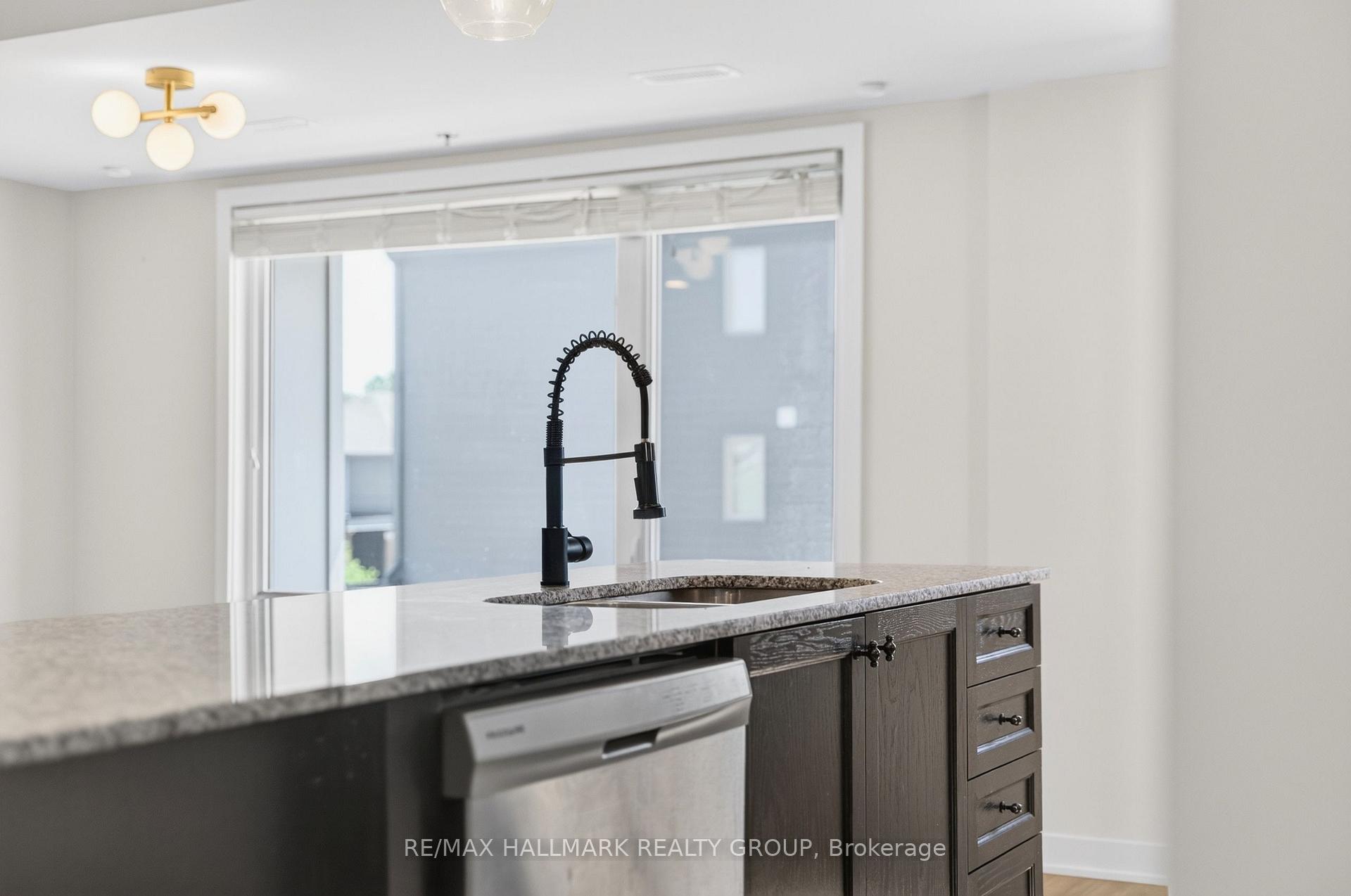 Photo 23 of 575 Takamose Private, Ottawa, CFB Rockcliffe and Area — HOMEH