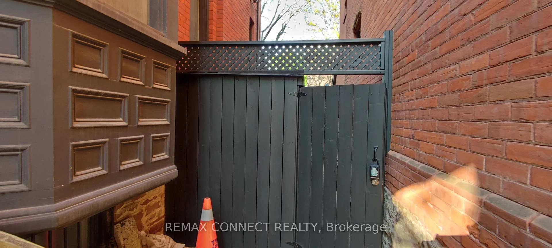 Photo 2 of Unit Lower, 123 Bedford Road, Toronto, The Annex — HOMEH