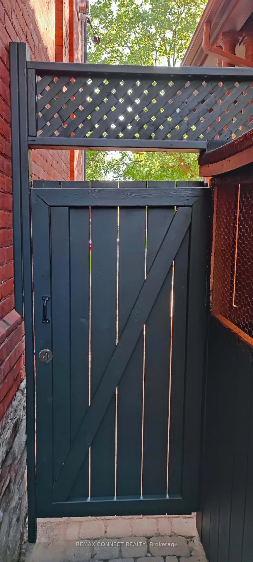Photo 3 of Unit Lower, 123 Bedford Road, Toronto, The Annex — HOMEH