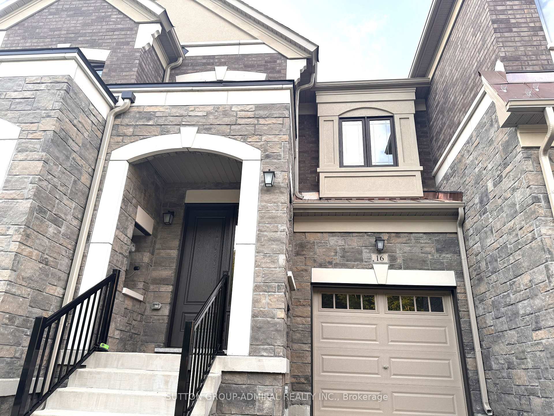 Photo 2 of 16 Donnacona Drive, Vaughan, Vellore Village — HOMEH