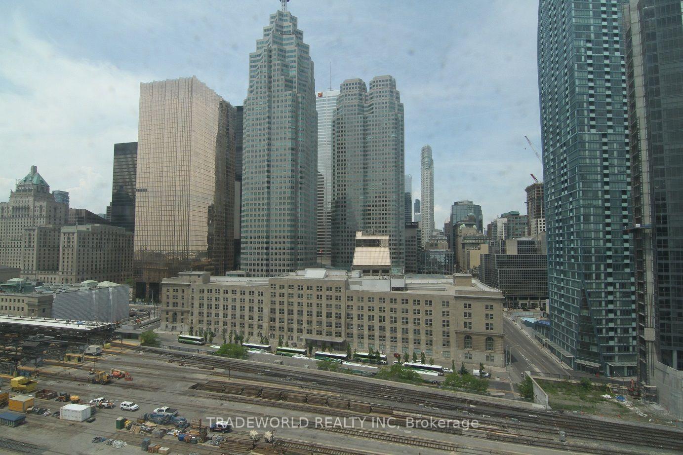 Photo 8 of Unit 1604, 18 Yonge Street, Toronto, Waterfront Communities — HOMEH