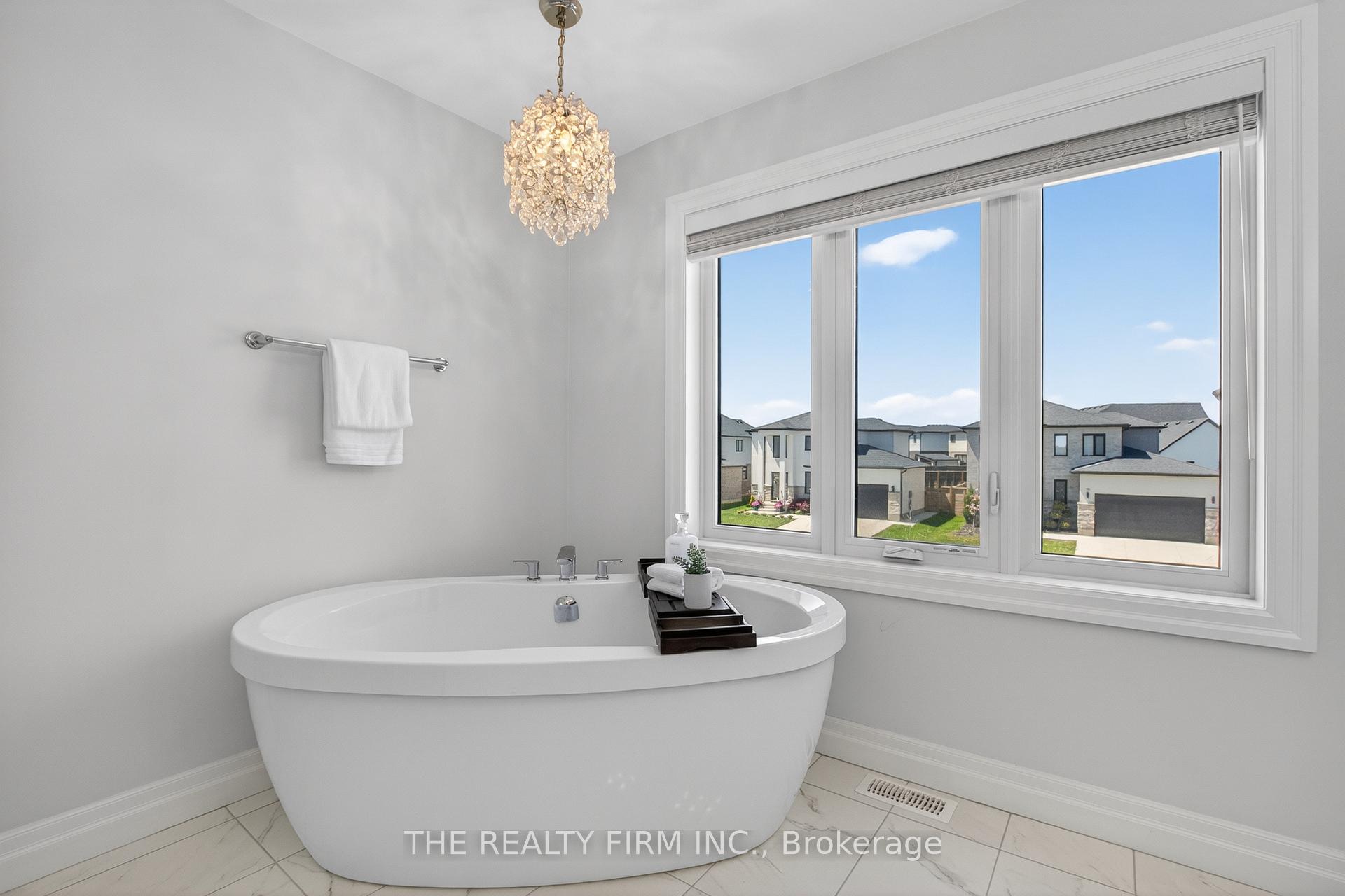 Photo 25 of 87 Daventry Way, Middlesex Centre, Komoka — HOMEH