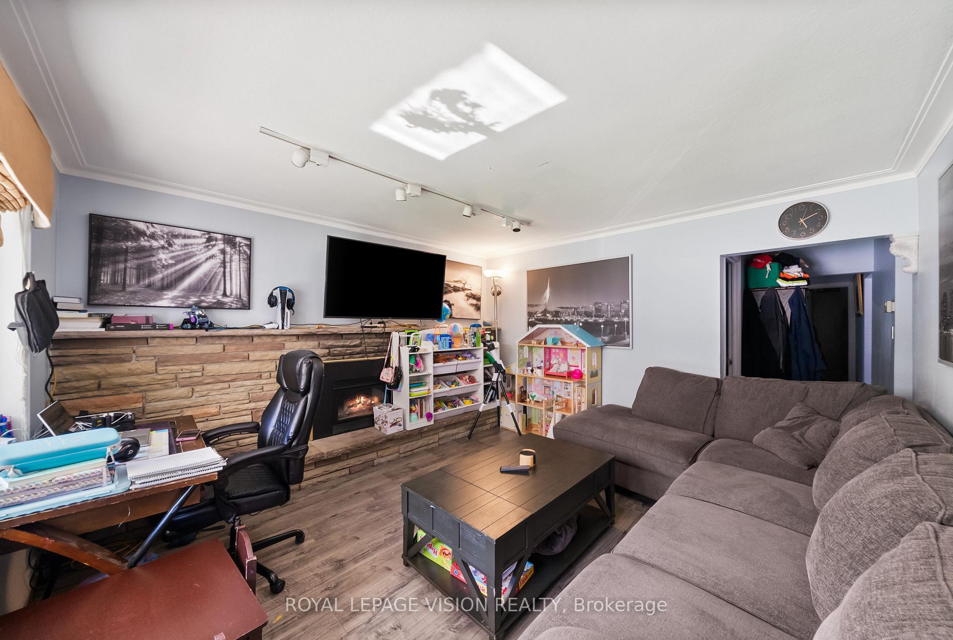 Photo 11 of 73 Mccowan Road, Scarborough, Cliffcrest — HOMEH