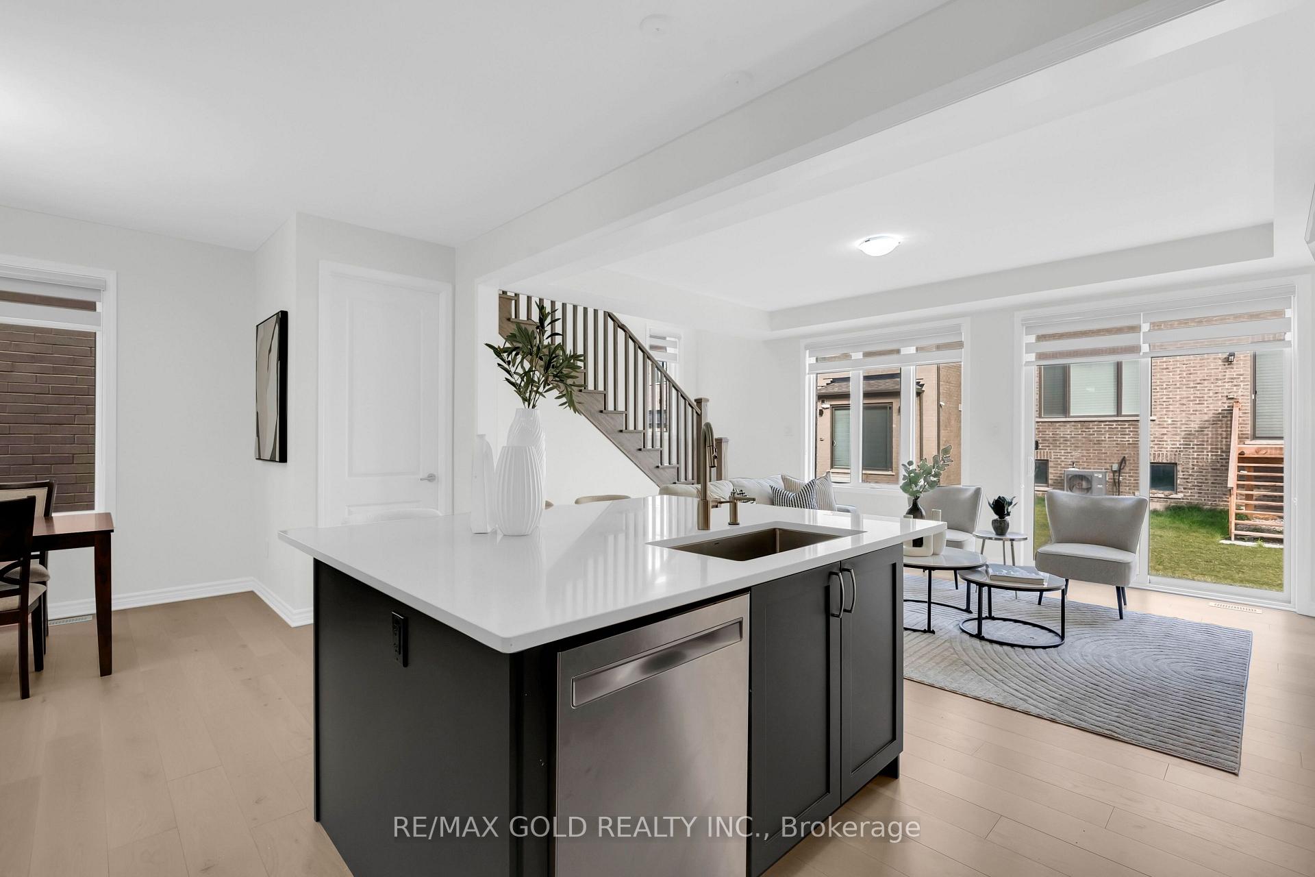 Photo 18 of 287 Gordon Krantz Avenue, Milton, Walker — HOMEH
