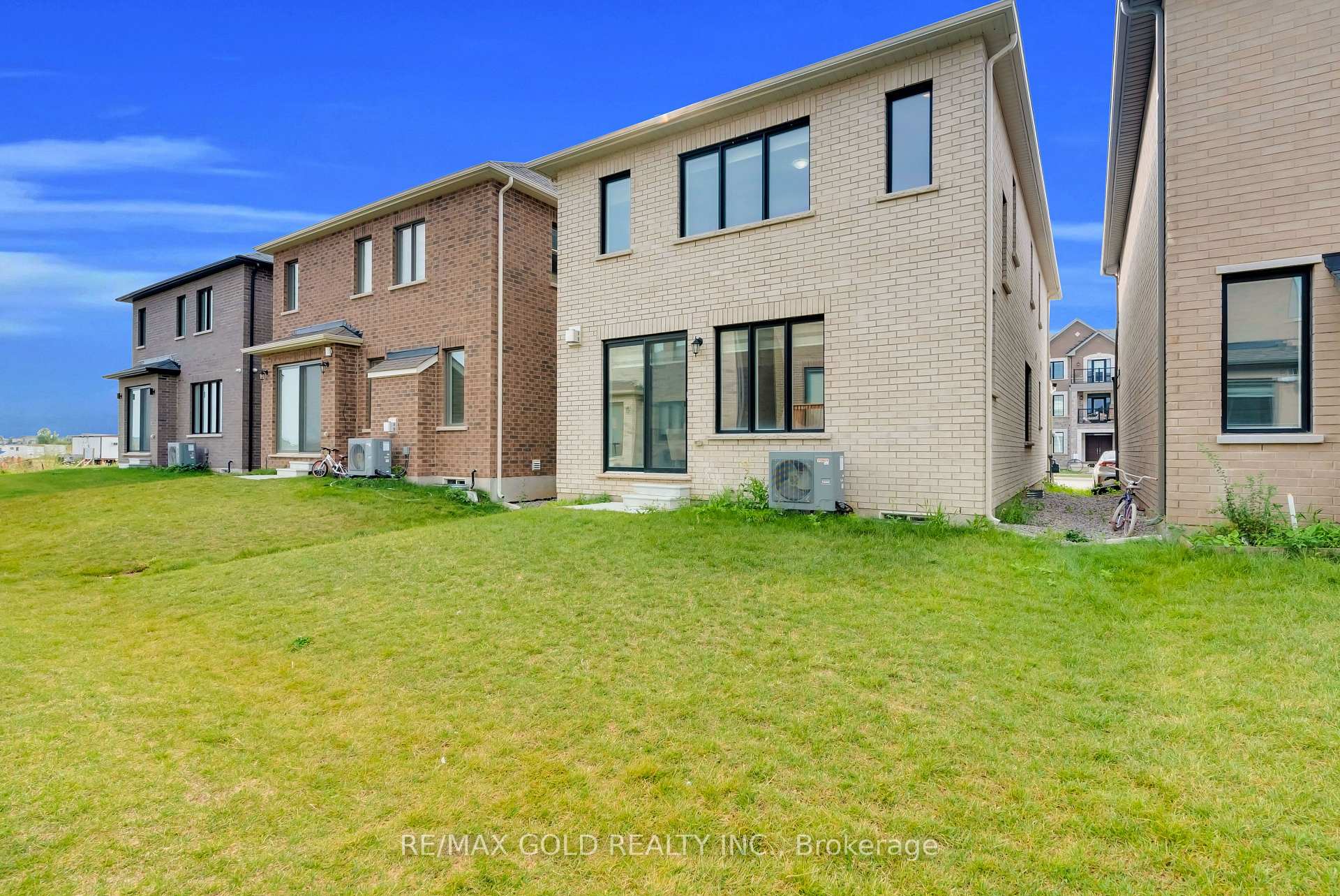 Photo 44 of 287 Gordon Krantz Avenue, Milton, Walker — HOMEH