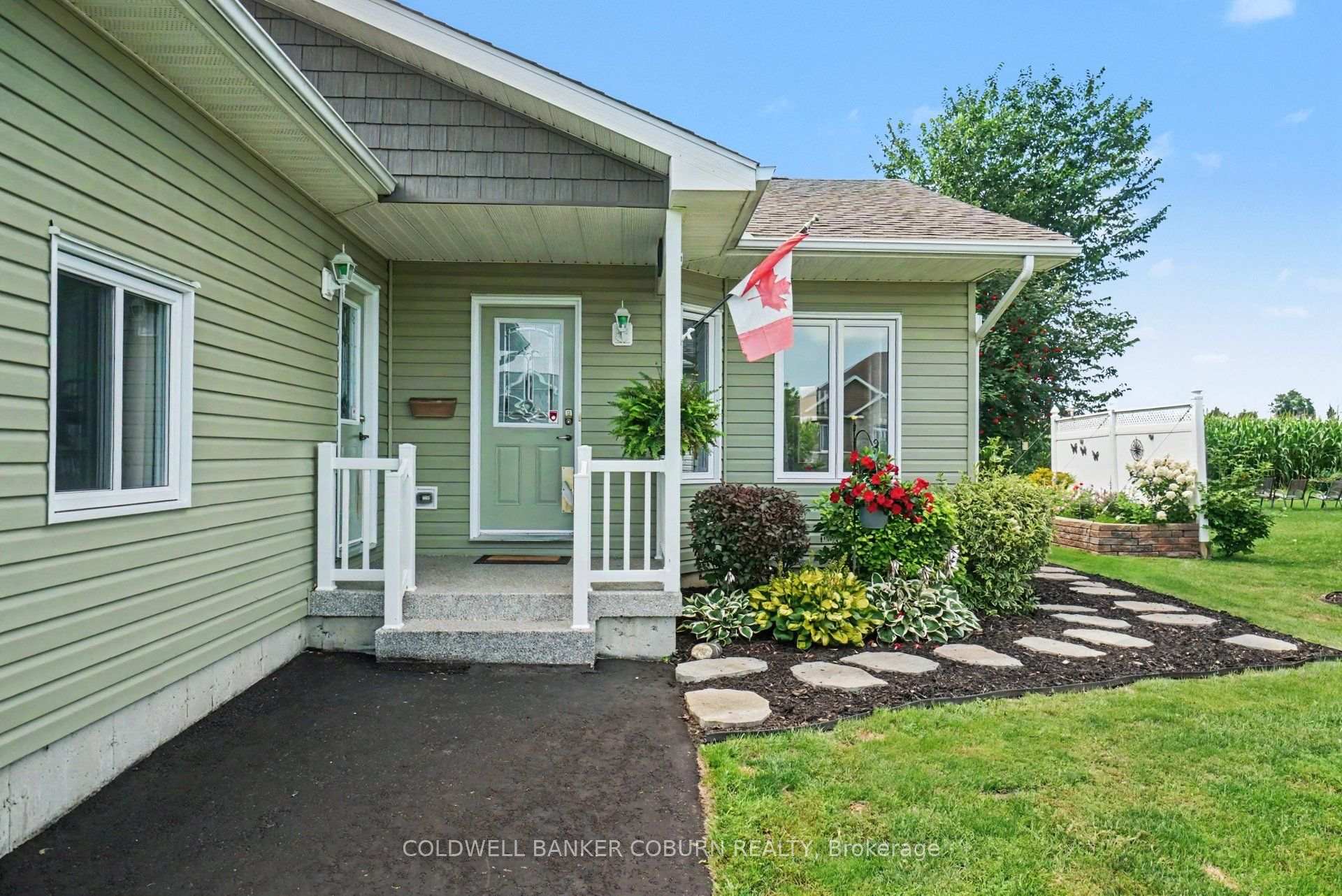 Photo 4 of 127 Elizabeth Drive, North Dundas, Chesterville — HOMEH