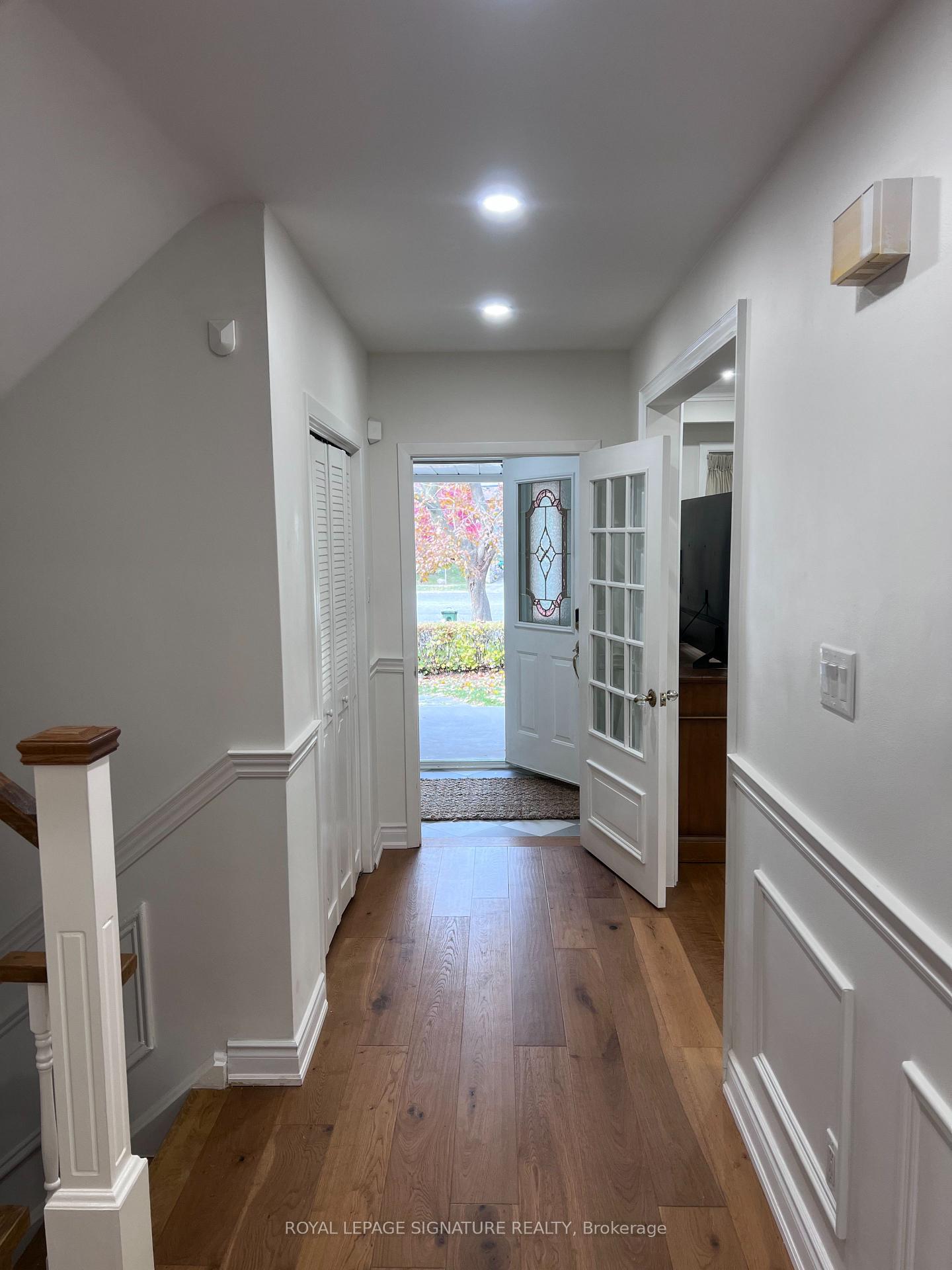 Photo 3 of 195 Upper Canada Drive, North York, St. Andrew-Windfields — HOMEH