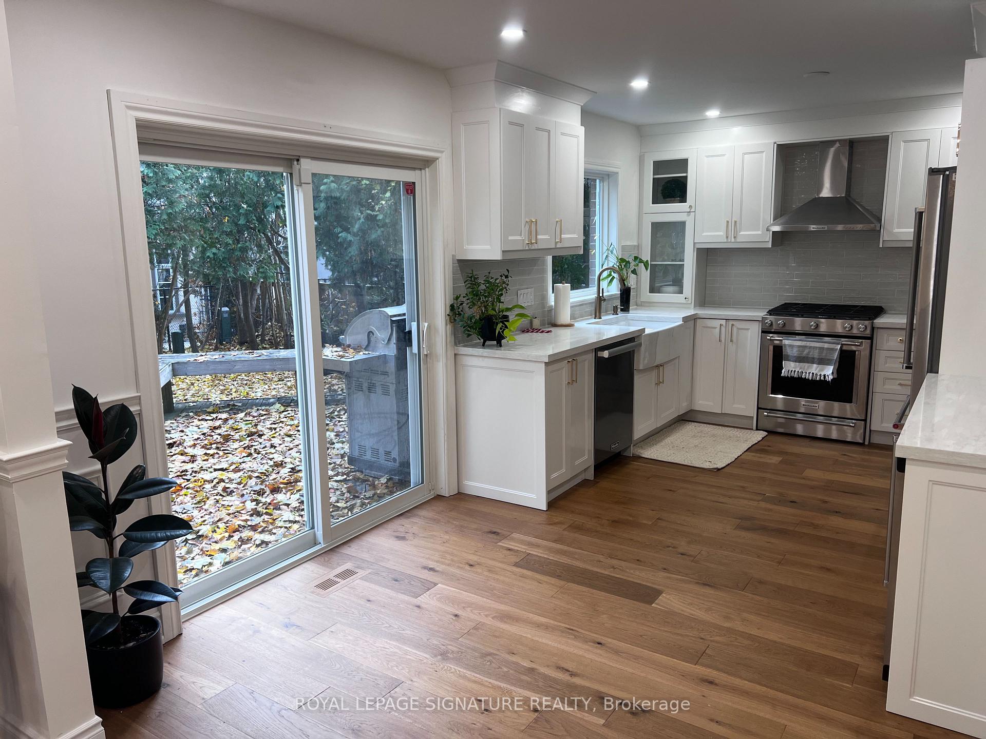 Photo 8 of 195 Upper Canada Drive, North York, St. Andrew-Windfields — HOMEH