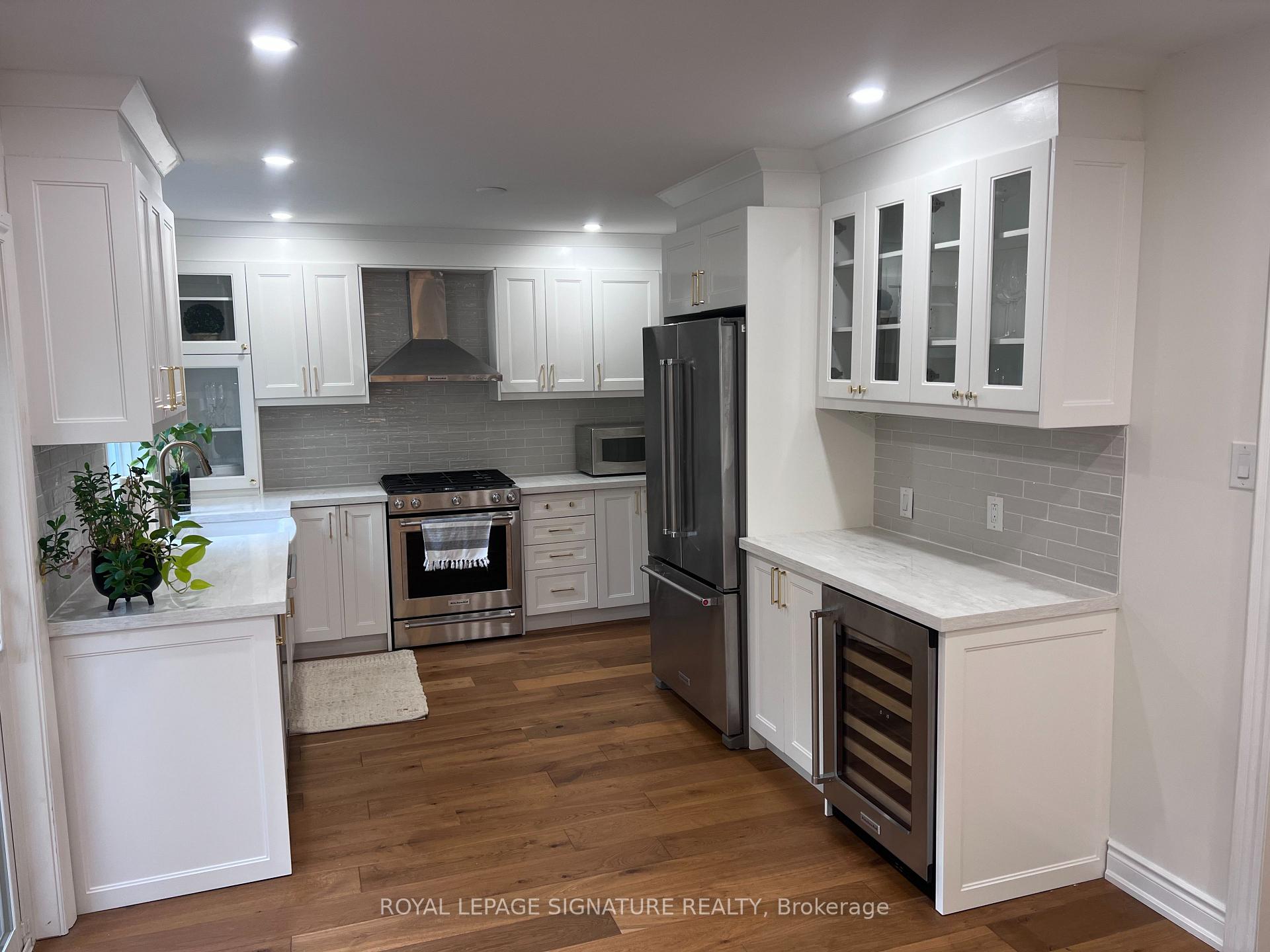 Photo 9 of 195 Upper Canada Drive, North York, St. Andrew-Windfields — HOMEH