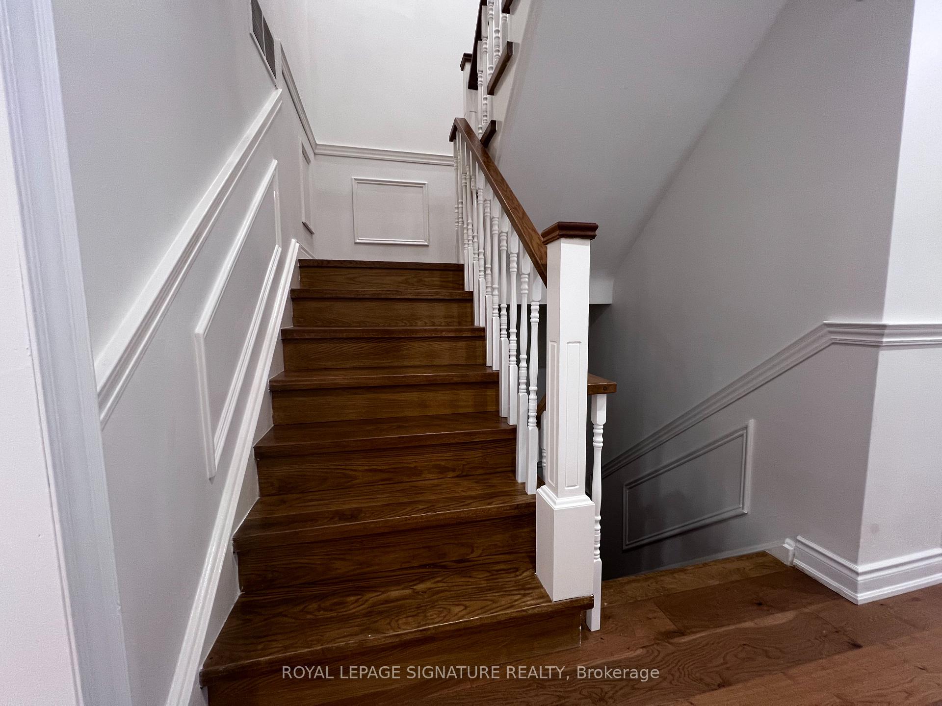 Photo 12 of 195 Upper Canada Drive, North York, St. Andrew-Windfields — HOMEH