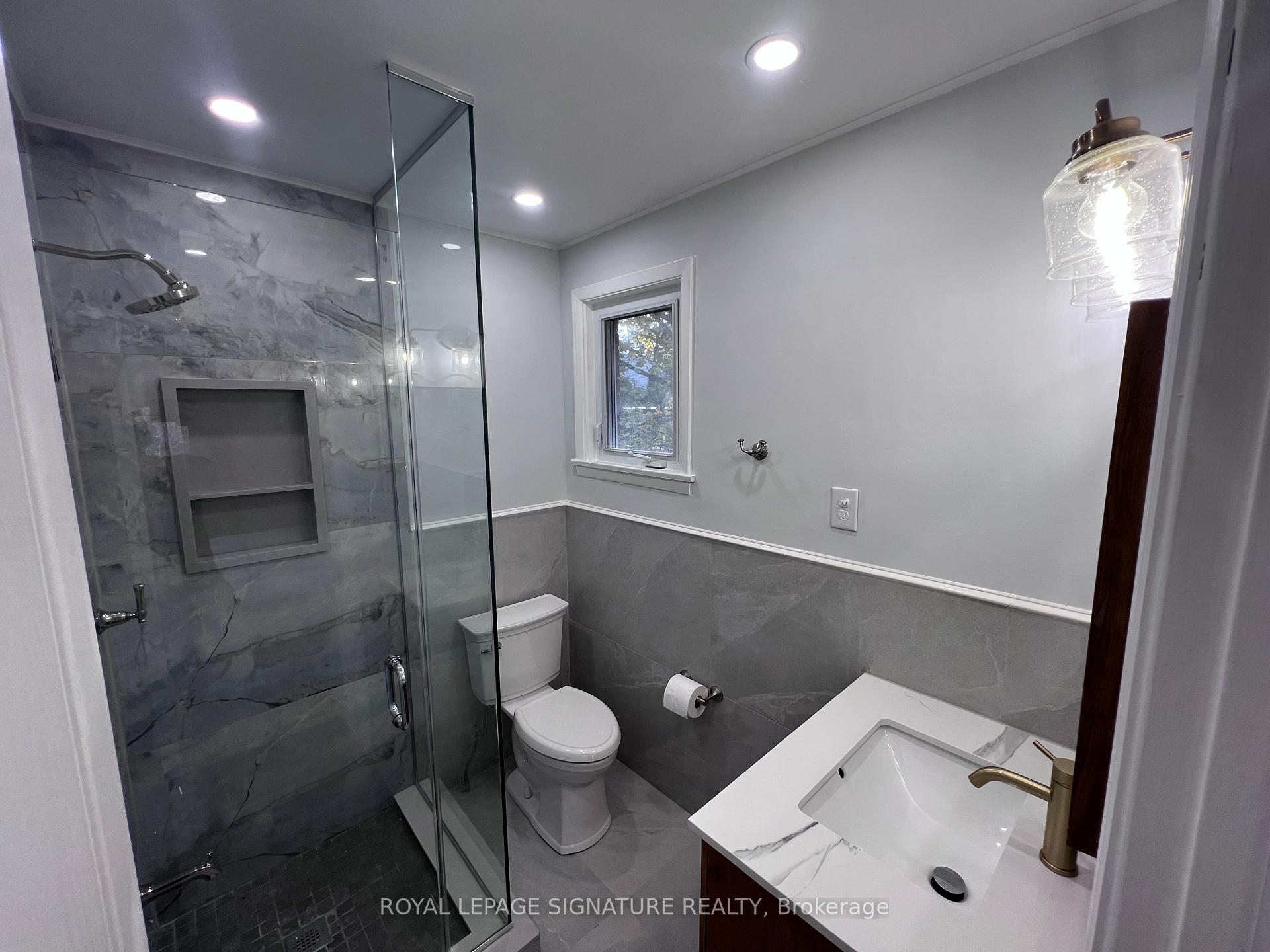 Photo 17 of 195 Upper Canada Drive, North York, St. Andrew-Windfields — HOMEH