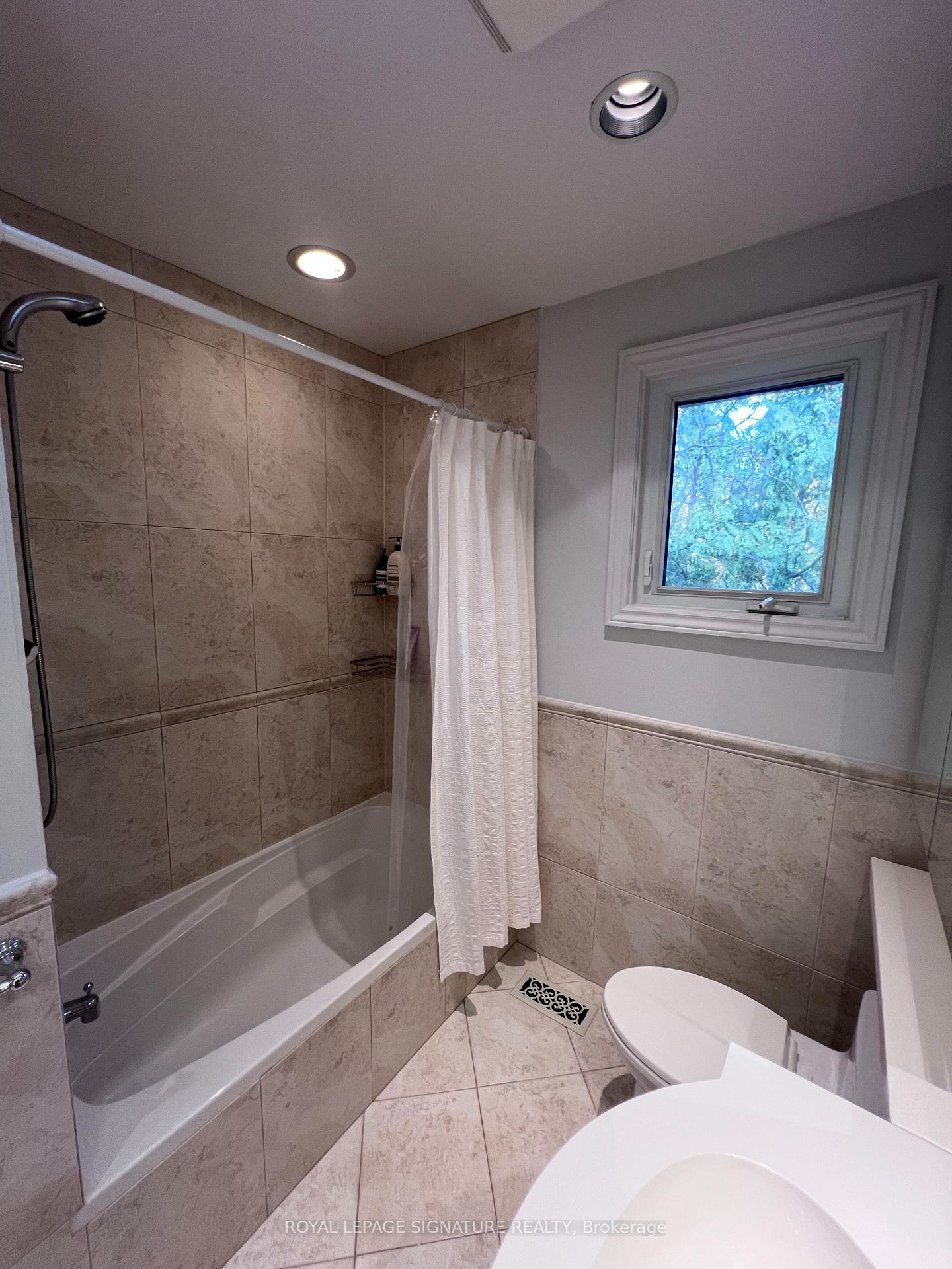 Photo 21 of 195 Upper Canada Drive, North York, St. Andrew-Windfields — HOMEH