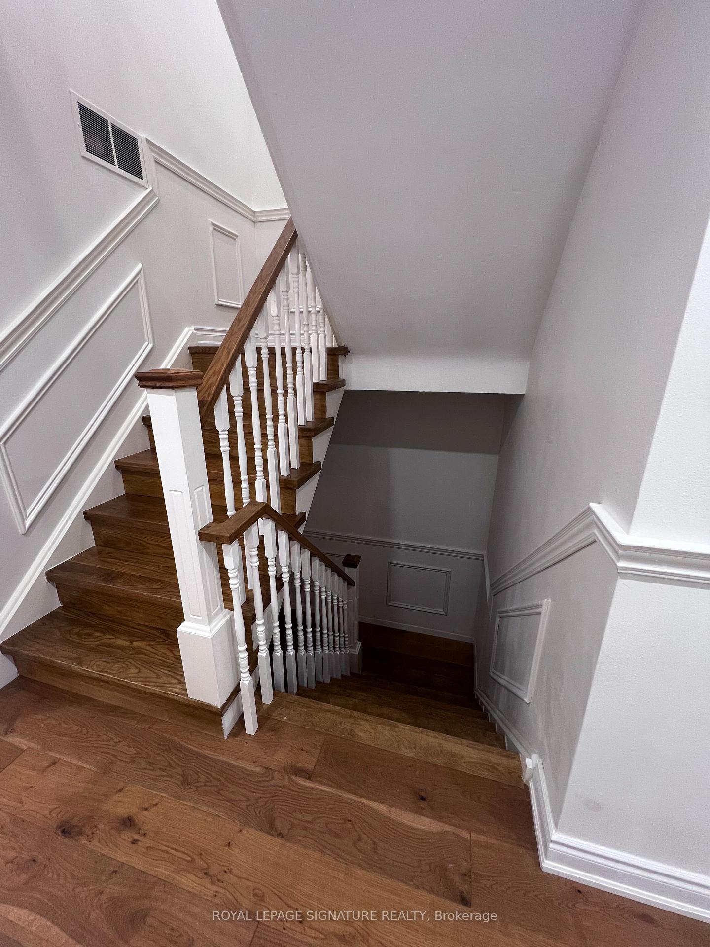 Photo 25 of 195 Upper Canada Drive, North York, St. Andrew-Windfields — HOMEH