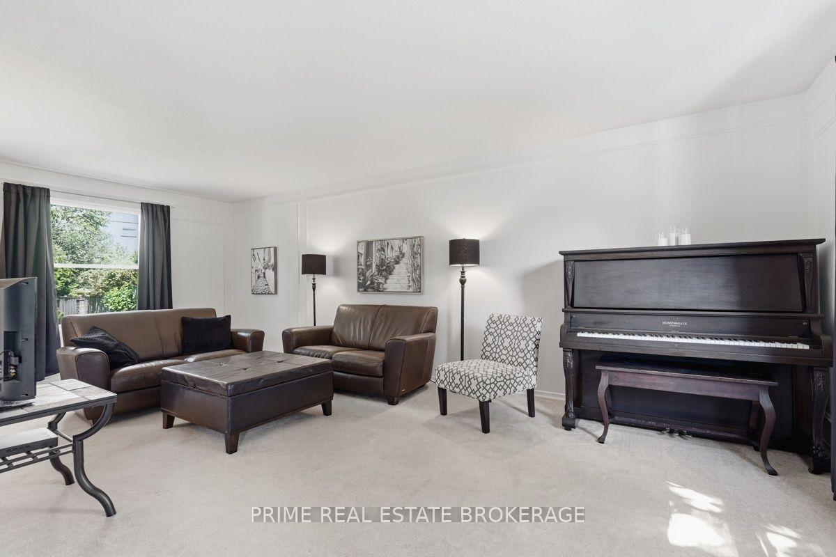Photo 5 of 686 Barclay Road, London, South M — HOMEH