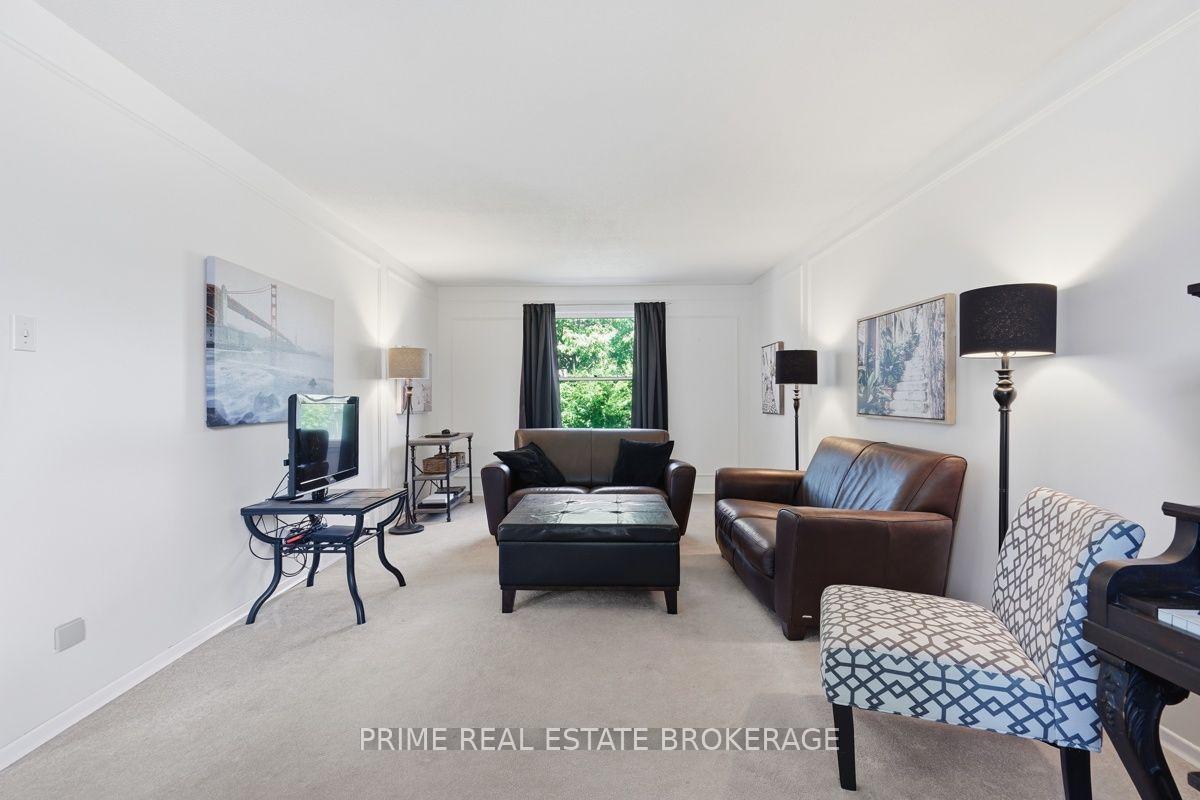 Photo 6 of 686 Barclay Road, London, South M — HOMEH