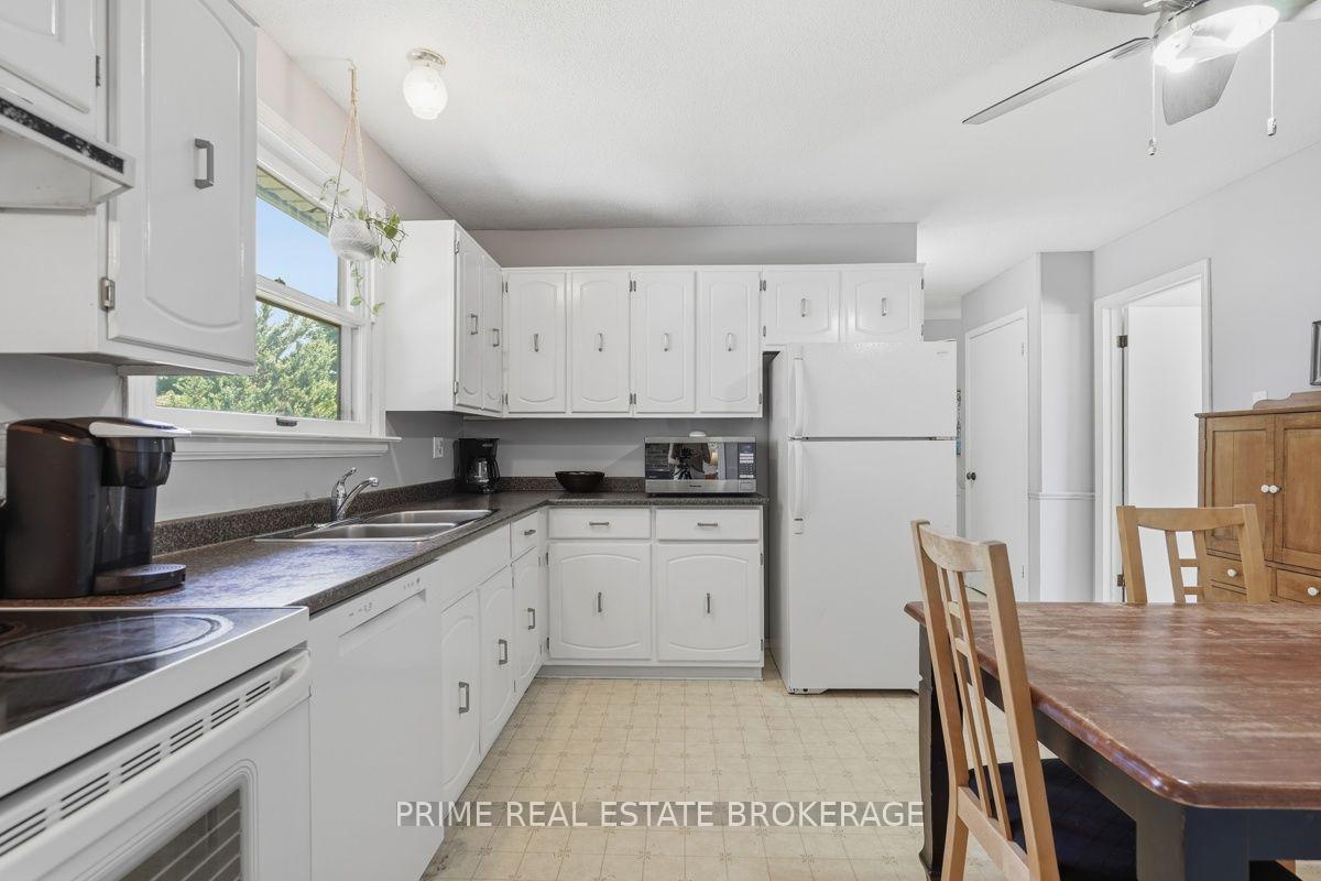 Photo 10 of 686 Barclay Road, London, South M — HOMEH