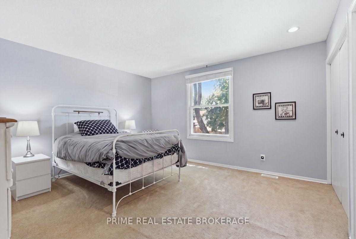 Photo 25 of 686 Barclay Road, London, South M — HOMEH