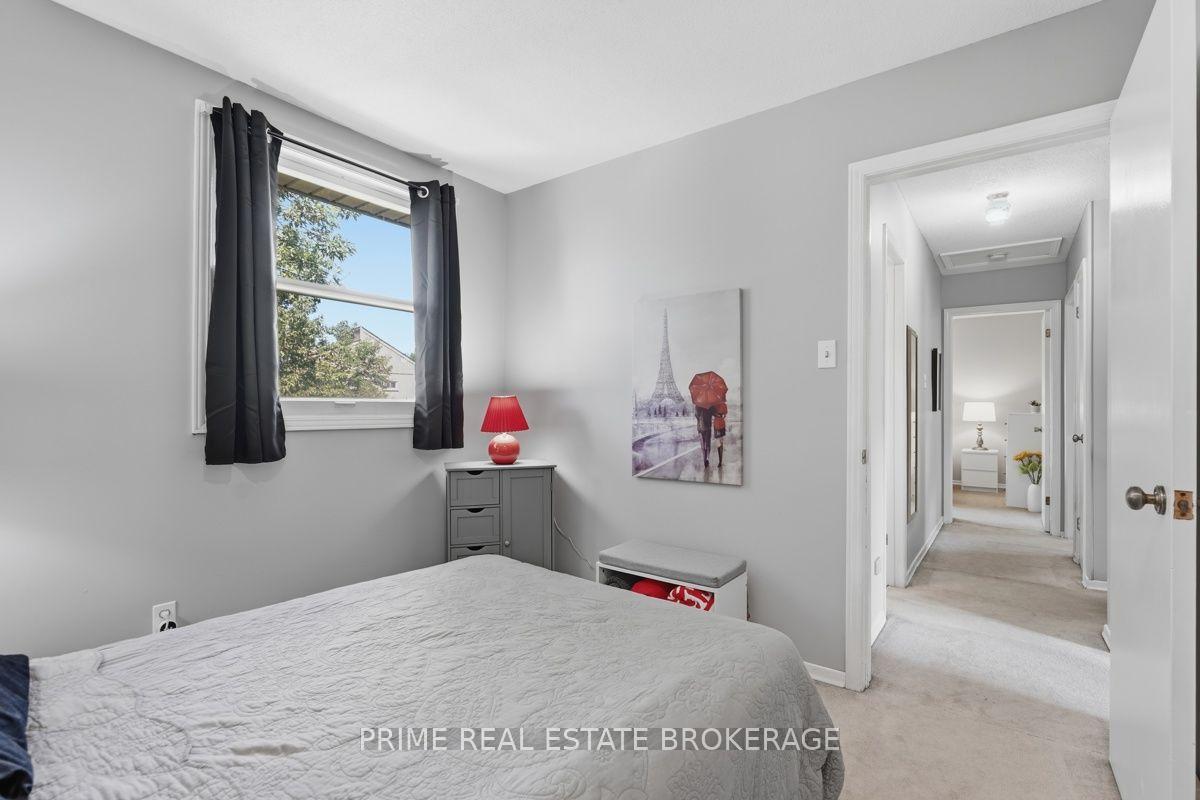 Photo 28 of 686 Barclay Road, London, South M — HOMEH