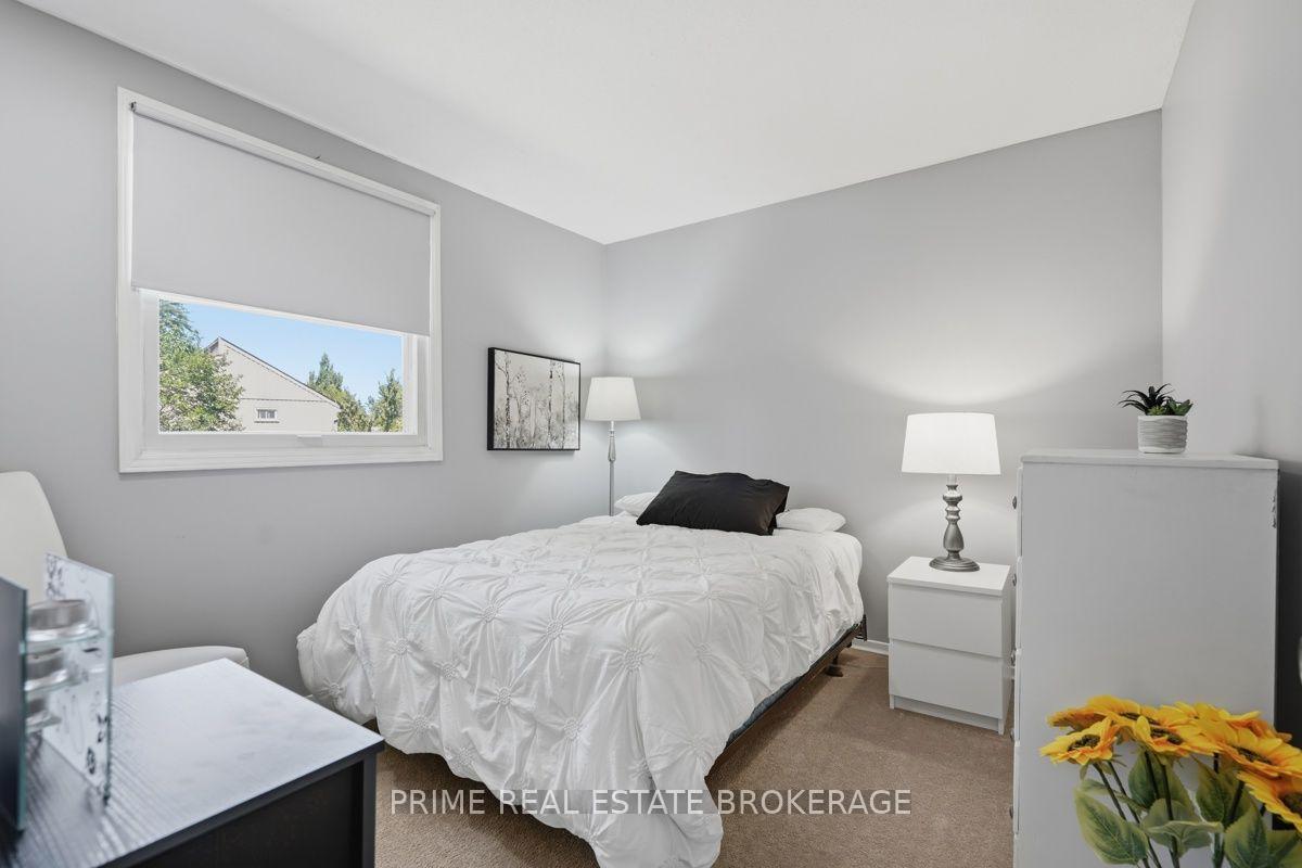 Photo 29 of 686 Barclay Road, London, South M — HOMEH