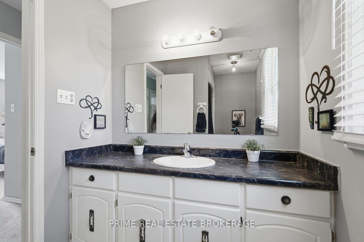 Photo 31 of 686 Barclay Road, London, South M — HOMEH